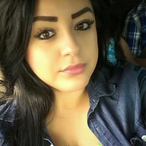 Meet your Posher, Esmeralda